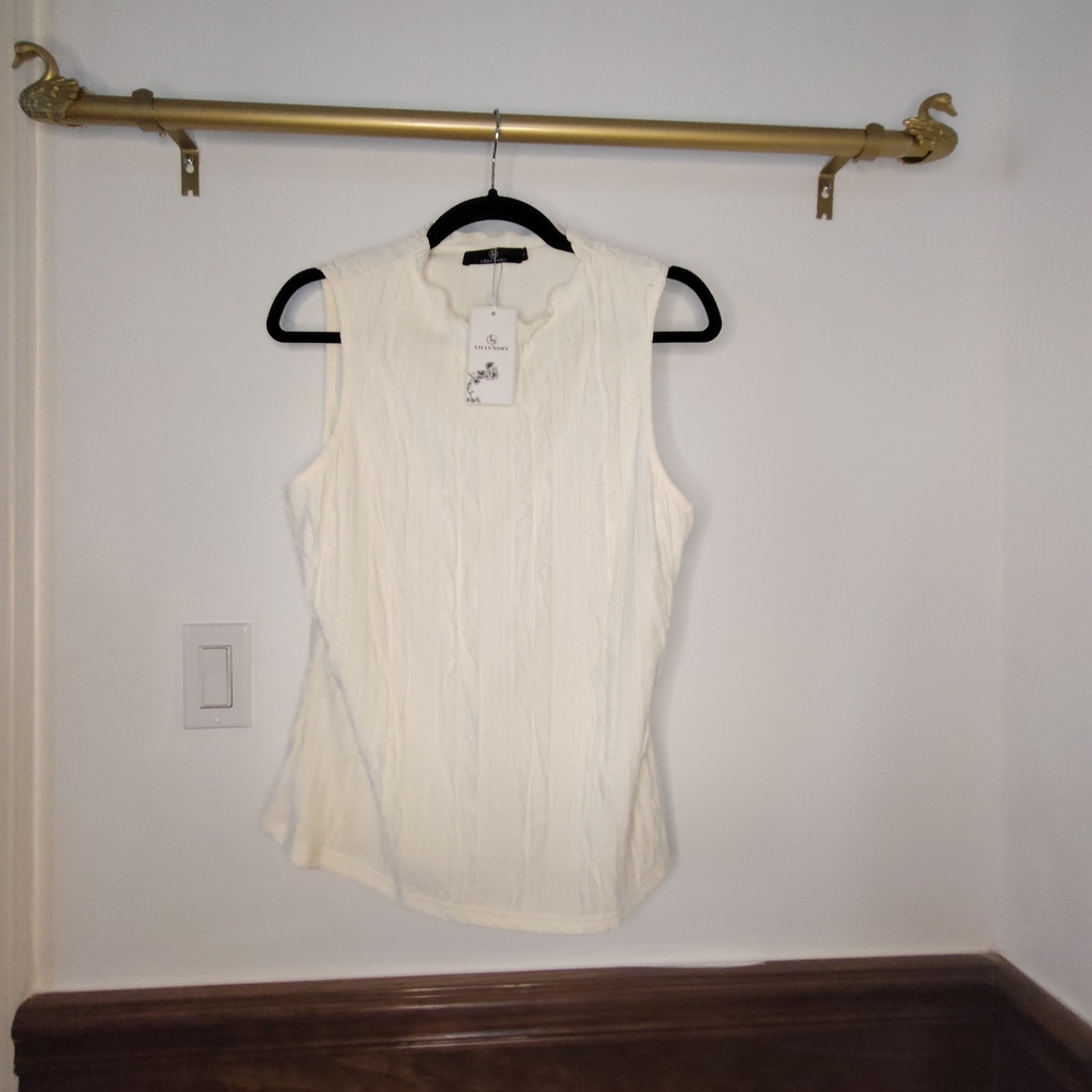 Chic White Sleeveless Top